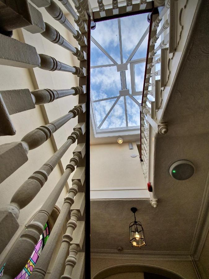 Отель The Hedley Townhouse Борнмут Экстерьер фото
